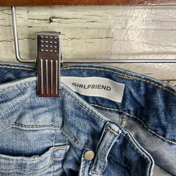 TORRID Girlfriend Distressed hem Cropped denim jeans Size 26R - Picture 5 of 8